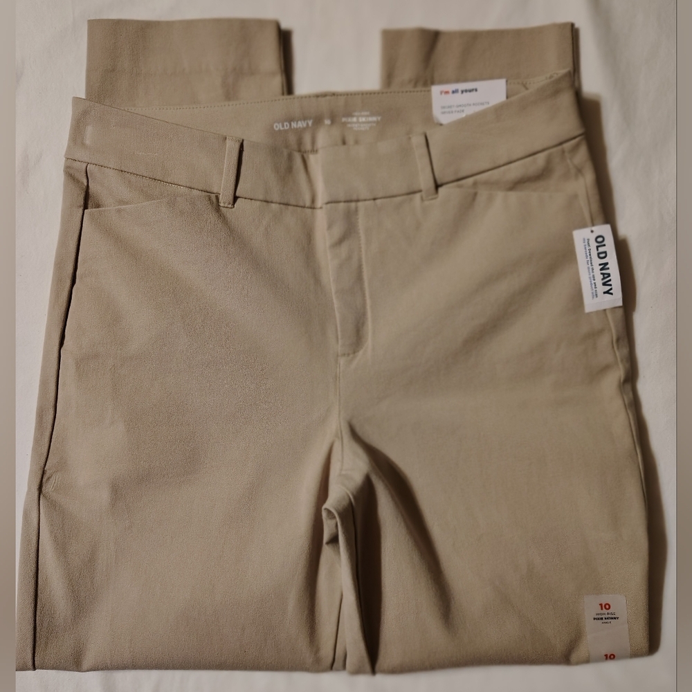 Old Navy High Rise Pixie Skinny Secret Smooth Pockets Chinos Size 10 NWT - Picture 2 of 12